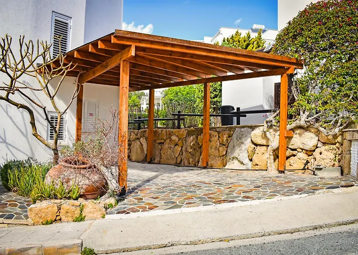 Margo By The Sea Пафос