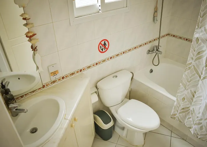 Margo By The Sea Вилла Пафос