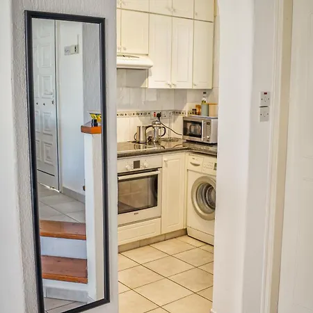 Margo By The Sea * بافوس